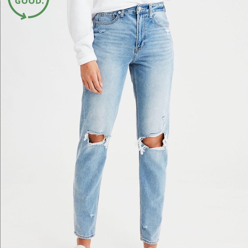 BRAND NEW - American Eagle High-Rise Mom Jeans